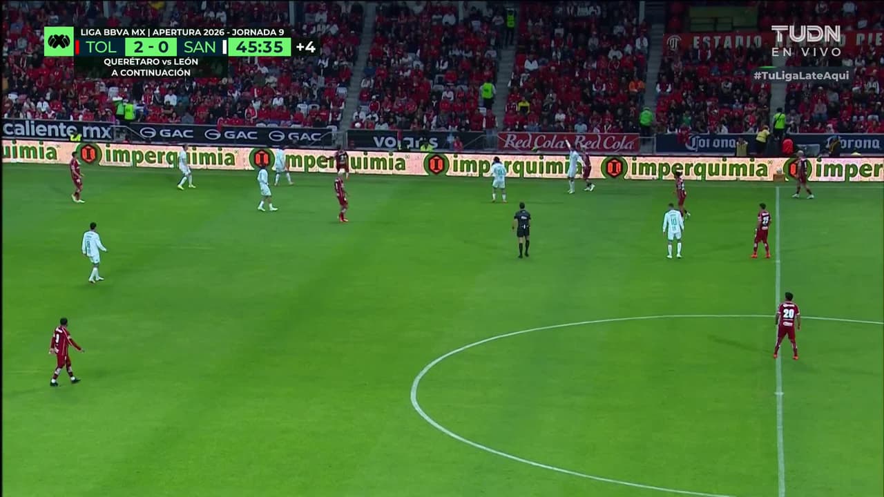 ¡GOL!  anota para Santos Laguna. Ezequiel Bullaude