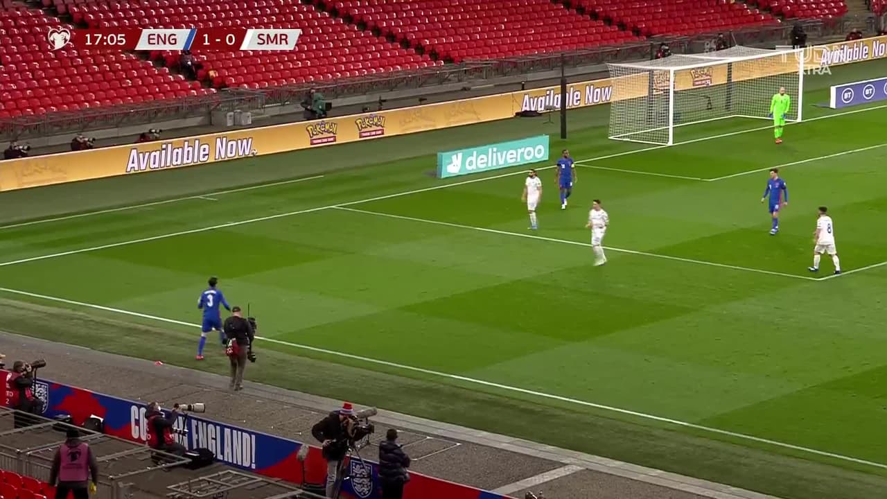 ¡TIRO ATAJADO! disparo por Nicusor Bancu.