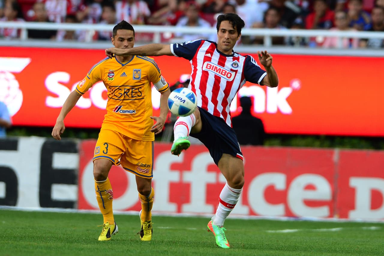 En su visita al Estadio Universitario, las chivas perdieron por la mínima diferencia en la Jornada 12.