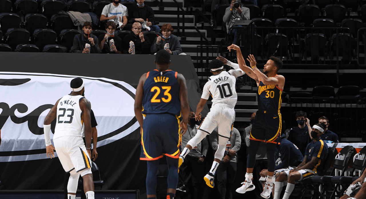 Stephen Curry supera a Reggie Miller con más triples en NBA