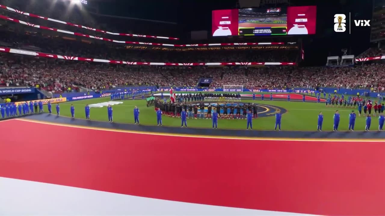 ¡Con el corazón en la mano! Se entonan los himnos de Austria y Jordania