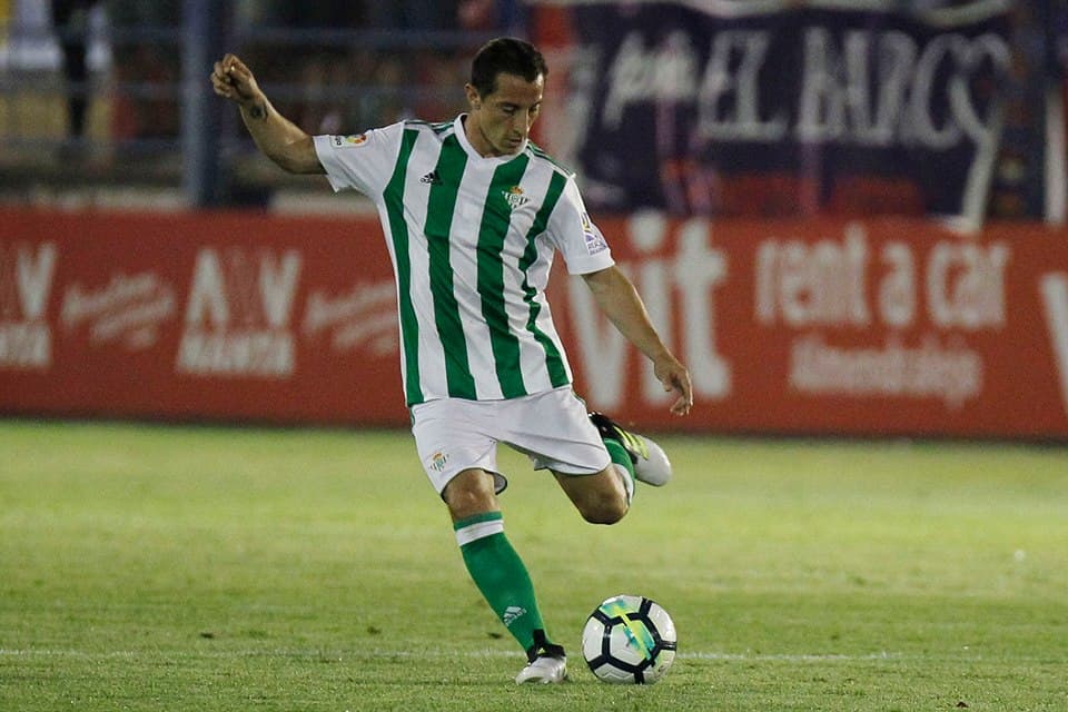 Domingo 20 de agosto - 2:15 p.m.ET/1:15 p.m.CT/11:15 a.m.PT: el Real Betis (Andrés Guardado) iniciará La Liga 17/18 enfrentando al Barcelona en el Camp Nou.