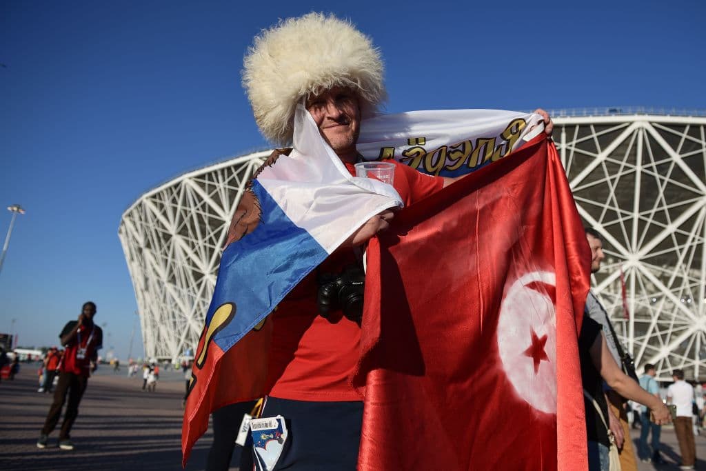 Aficionados tanto tunecinos como ingleses acudiendo al llamado de sus selecciones en el debut mundialista para ambas. No cabe duda que estaban empezando a pasarla muy bien en Volgograd.