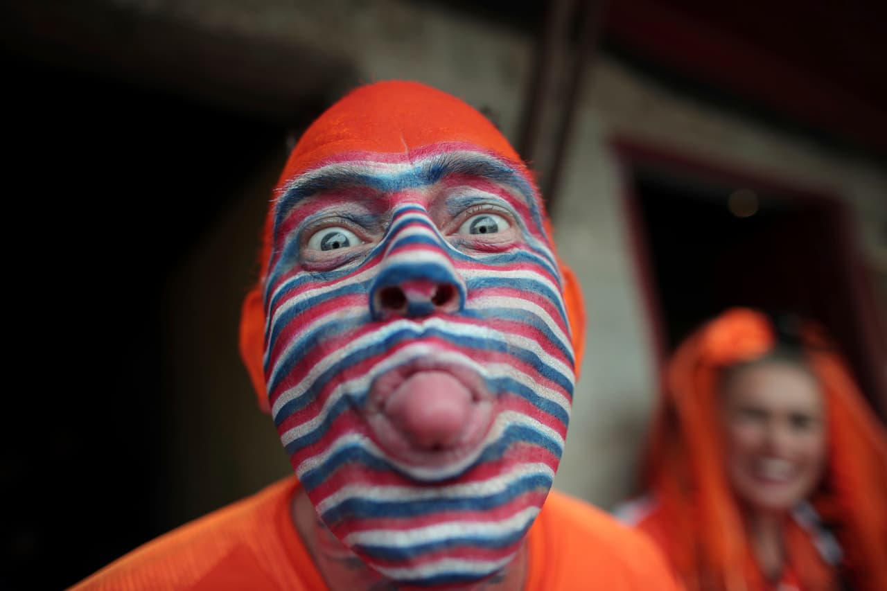 Guimaraes (Portugal) recibió este jueves la segunda Semifinal de la UEFA Nations League bajo una intensa lluvia durante la previa. A pesar del mal clima, los aficionados de Inglaterra y Holanda disfrutaron de un gran ambiente a pesar de que solo unos celebrarán el paso a la Final ante Portugal.