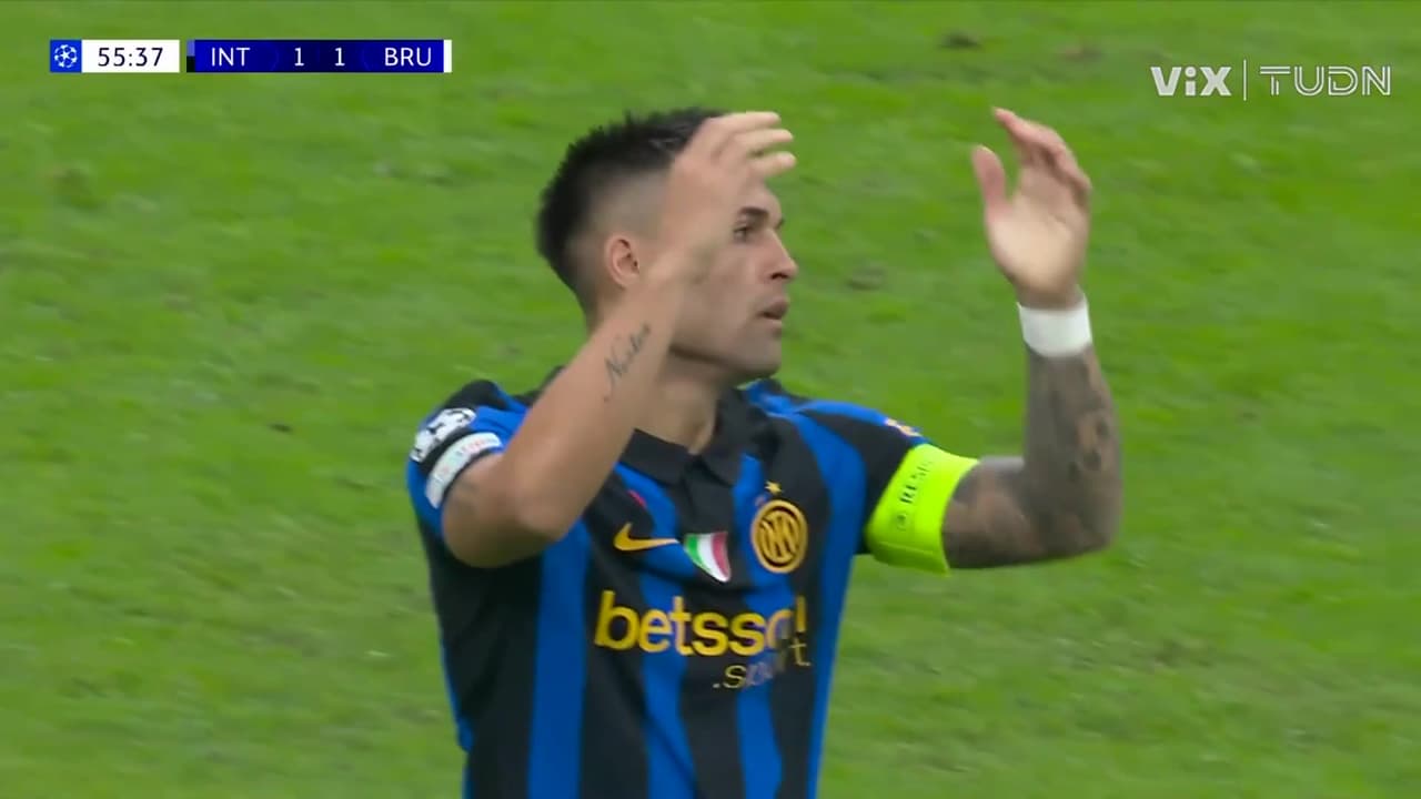 ¡Impresionante la atajada de Yann Sommer a Lautaro Martínez en Champions!