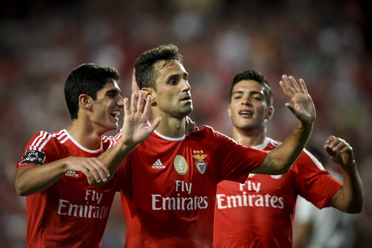 Benfica vence al Moreirense con el estreno como goleador del mexicano Raúl Jiménez