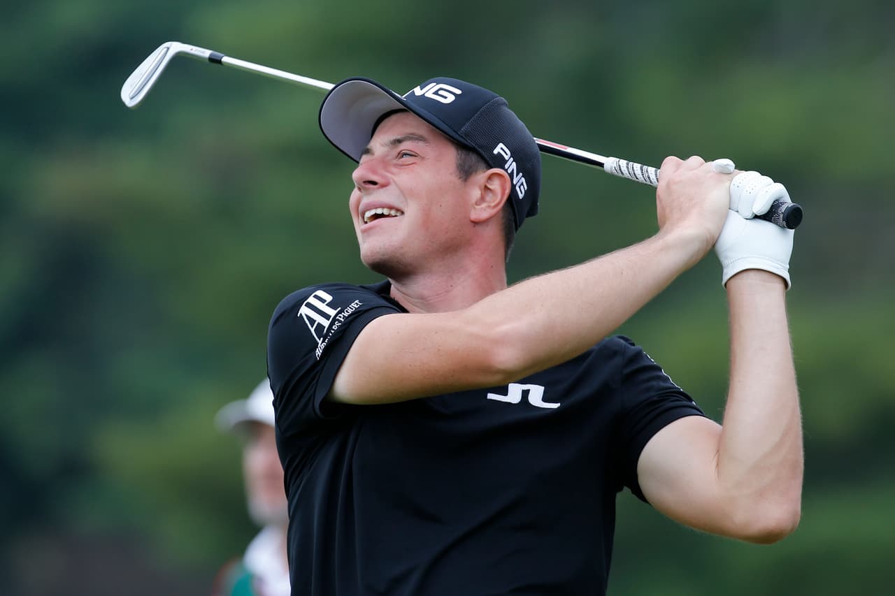 Viktor Hovland, golfista noruego, 22 años. Este chico ha roto récords impuestos desde 1960 y, ahora que es profesional del Tour PGA, ha realizado scores de 70 en 19 rondas consecutivas.