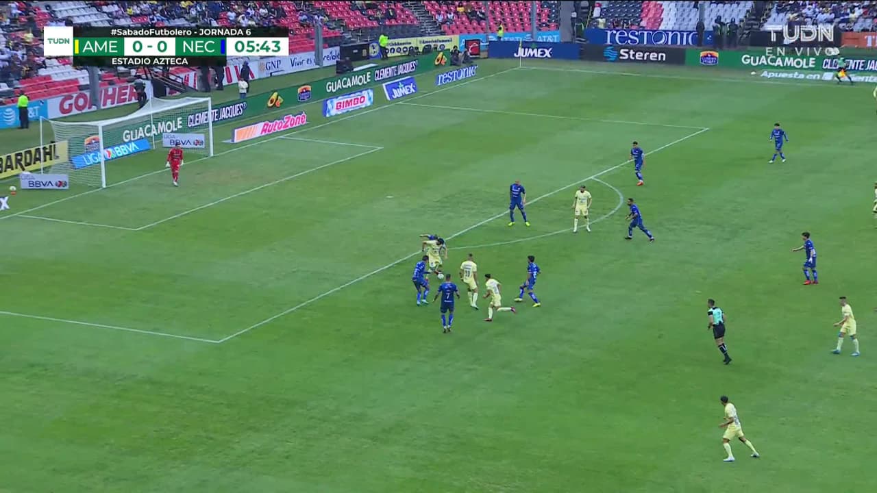 ¡TIRO ATAJADO! disparo por Henry Martín.