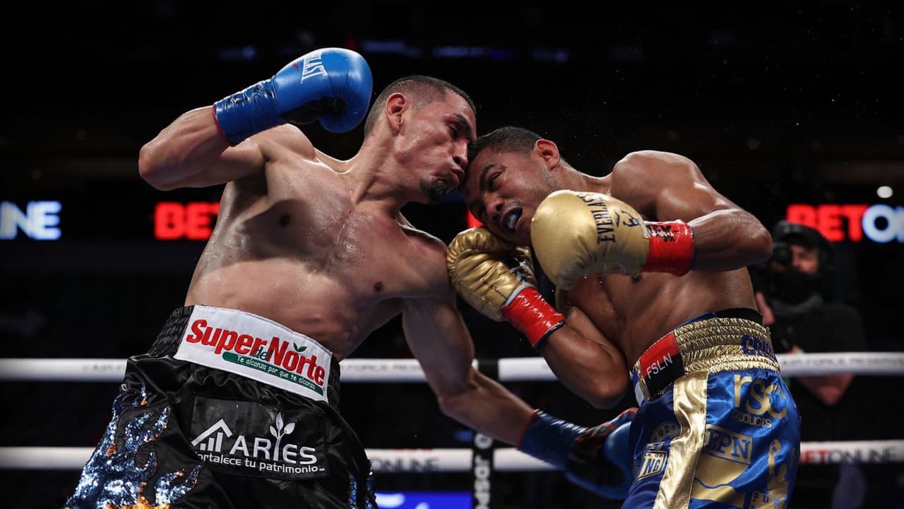 Teófimo López debuta en peso Superligero con KOT ante Pedro Campa 