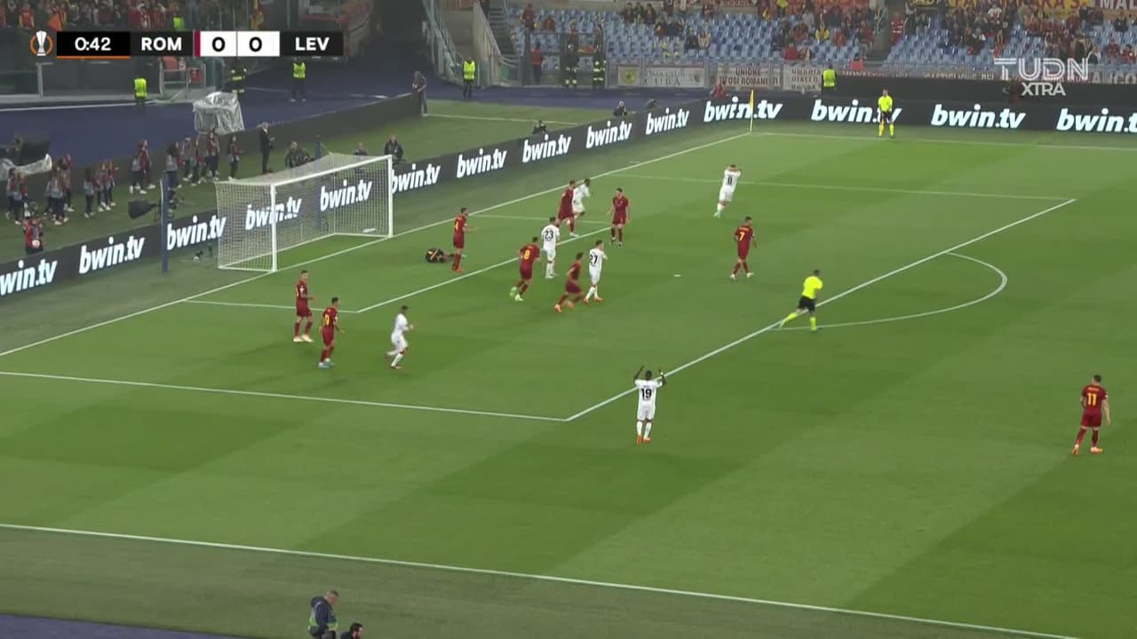 ¡TIRO ATAJADO! disparo por Robert Andrich.