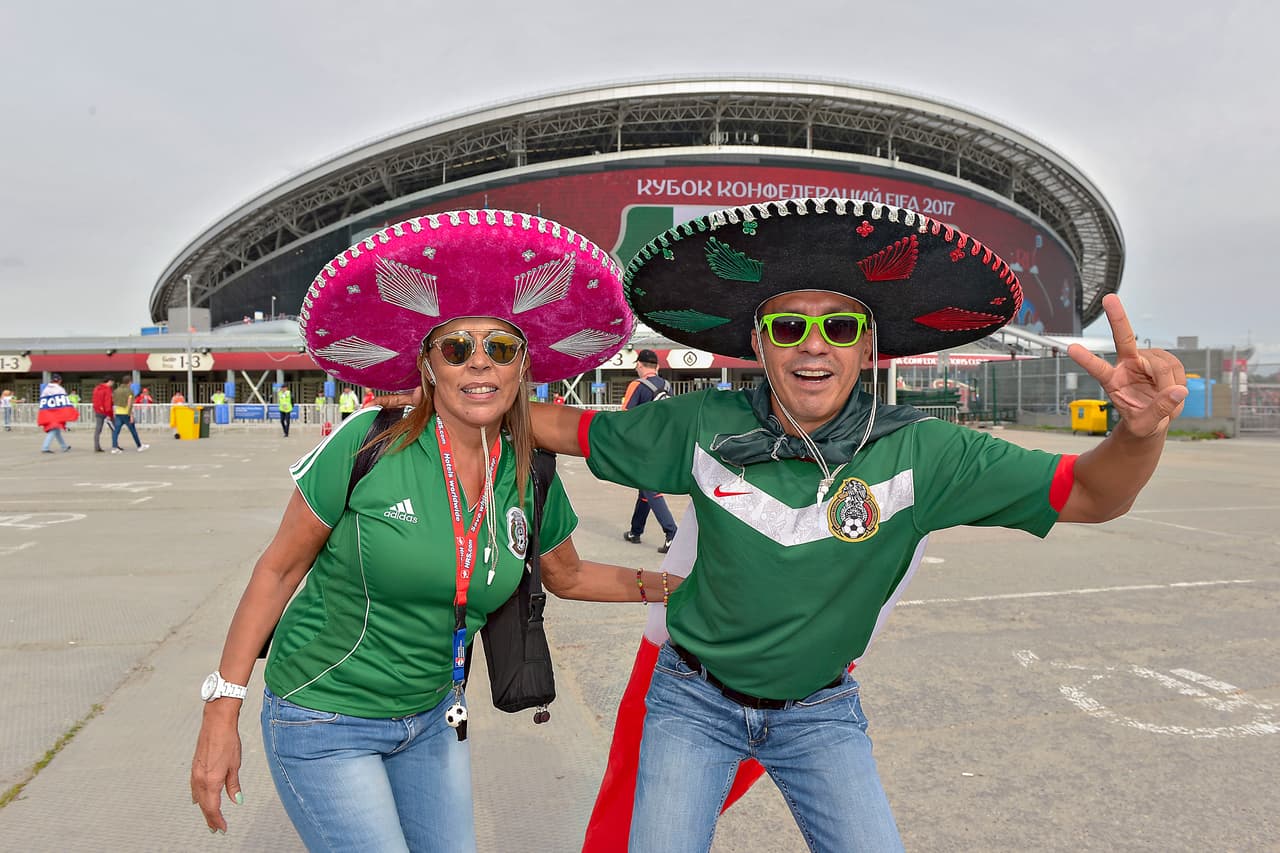 Los aficionados de Rusia y México encontraron las maneras más creativas de apoyar a sus respectivas selecciones. Te compartimos las mejores imágenes de lo visto en la Kazan Arena.
