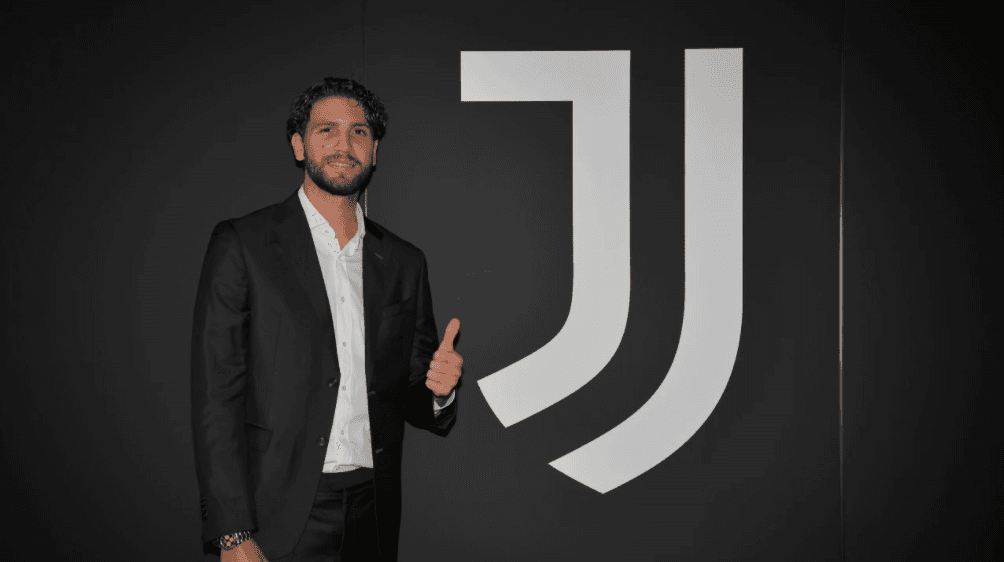 Juventus oficializa a Manuel Locatelli como su refuerzo