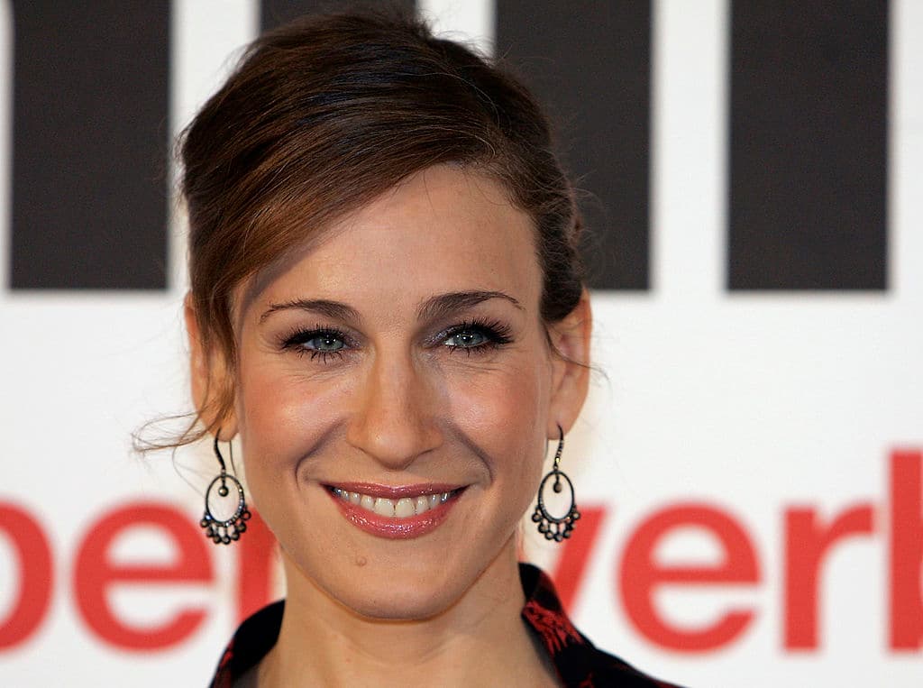 De hecho, la falta de afinidad entre las que encarnaran a Carrie y a Samantha impidió la tercera entrega para la pantalla grande.