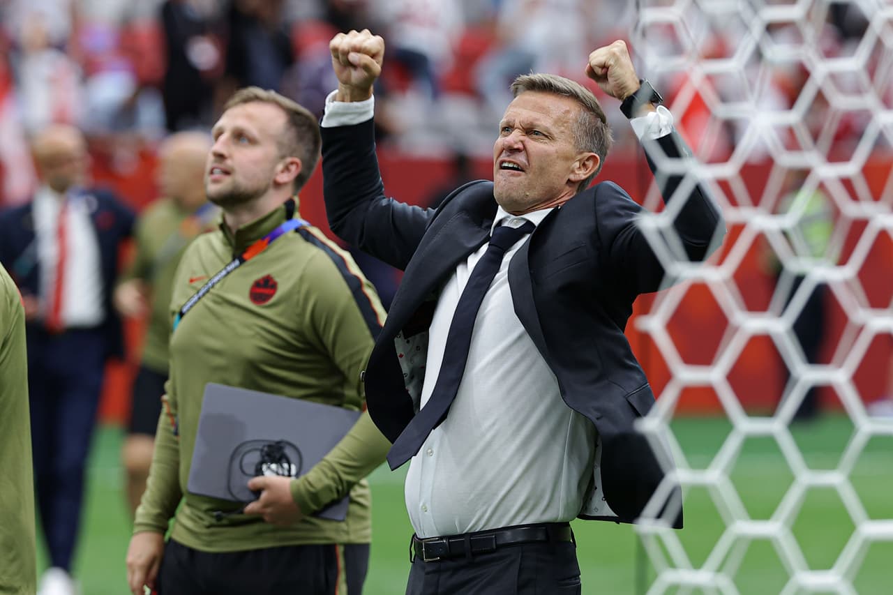 ¡No pierde el tiempo! Entrenador de Canadá viaja hoy a Monterrey para ver el Países Bajos vs. Canadá