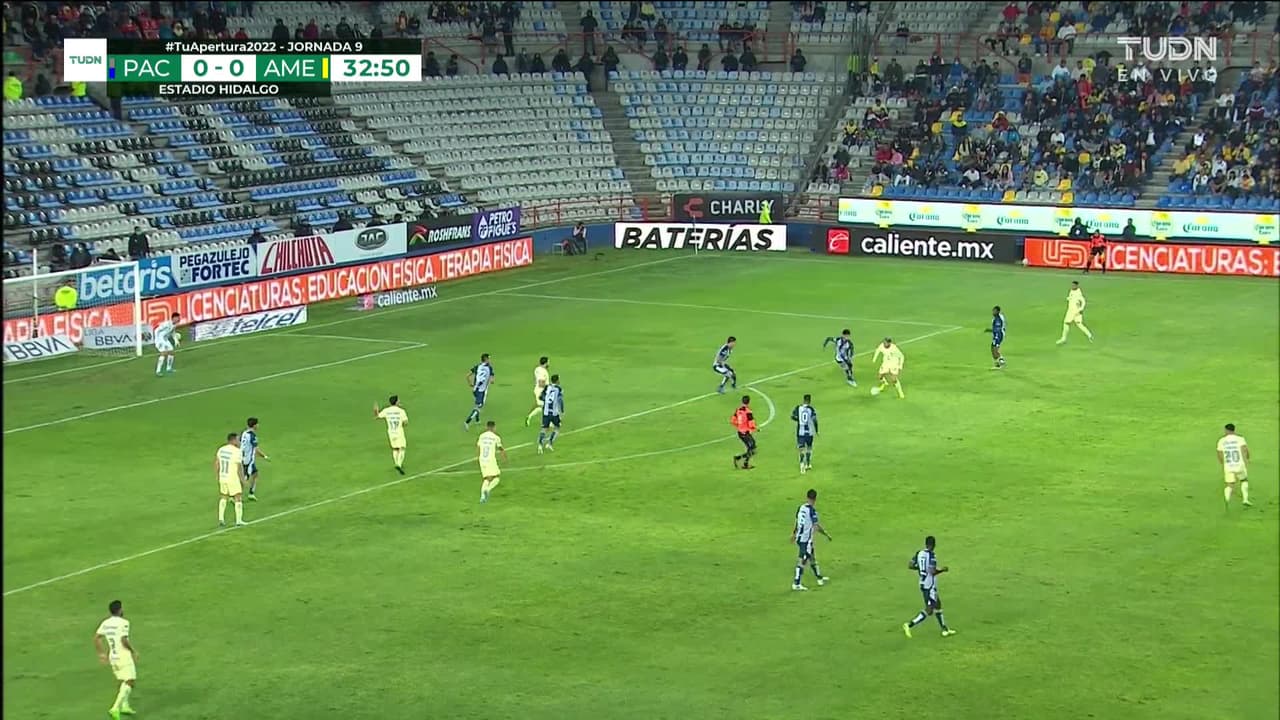 ¡GOL!  anota para América. Alejandro Zendejas