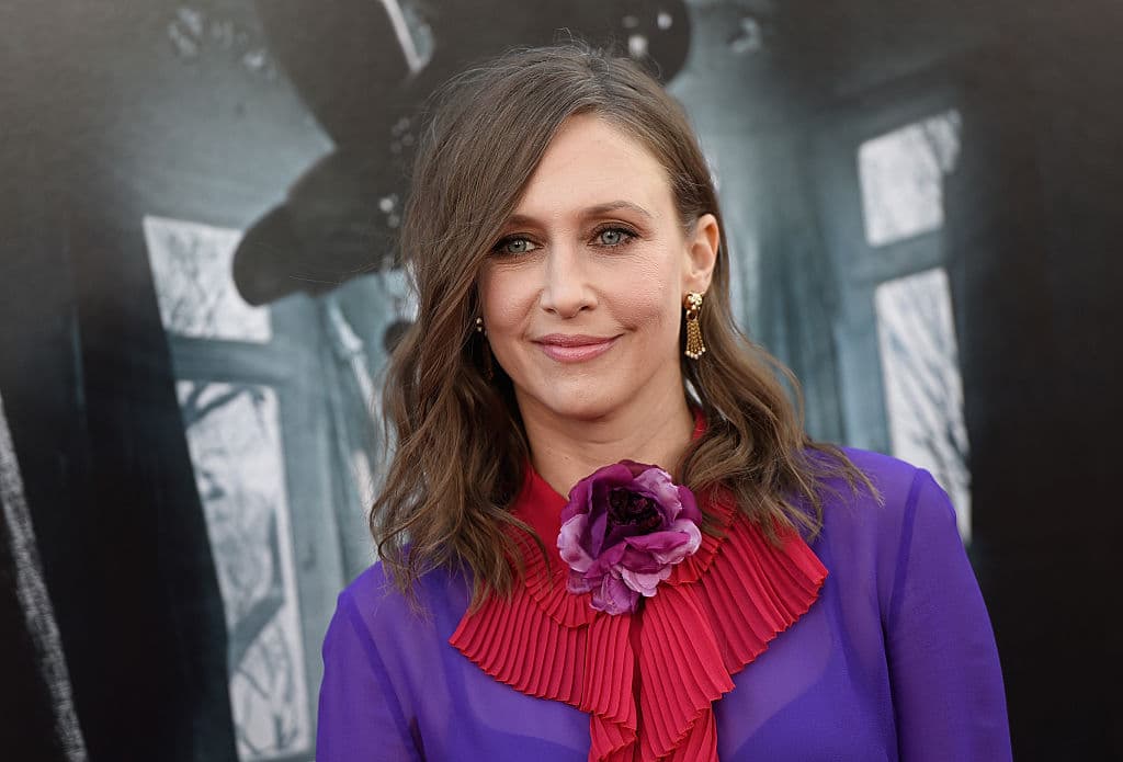 Su decisión de investigar el caso lo lleva poco a poco a restablecer con los suyos una relación que estaba rota.
<br>