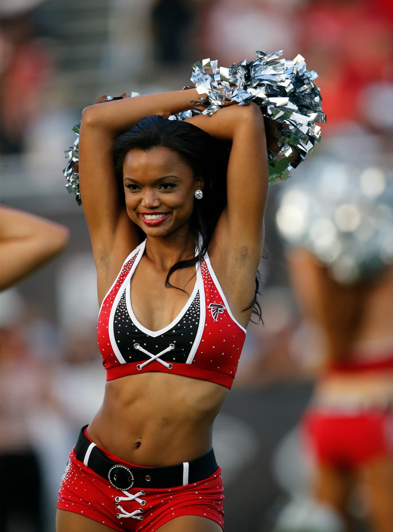 Las chicas también se preparan para dar lo mejor de ellas en temporada 2016 de la NFL. Mira a las bellas porristas de Tampa durante sus prácticas.