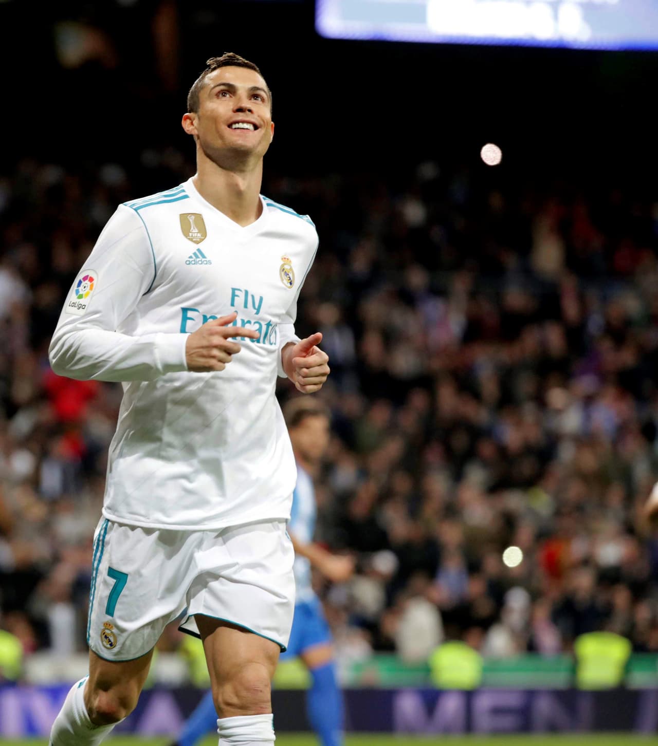 Segundo gol del crack 'merengue' en esta temporada, por La Liga, para poner a celebrar a todo el estadio.