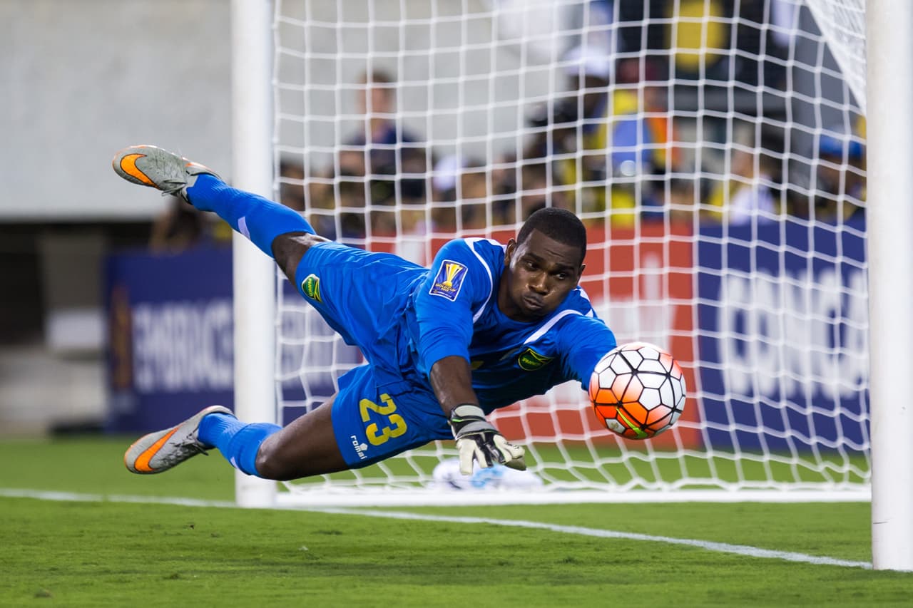 De los que ya no están, comenzamos con el arquero Ryan Thompson. Fue titular en la final contra México. Tiene 32 años y defendió en el 2016 el arco del Saint Louis F.C. de la USL.