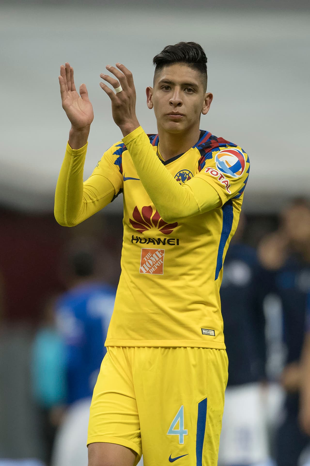 <b>13. Édson Álvarez (América) - </b>2,2 millones de dólares (+300%).