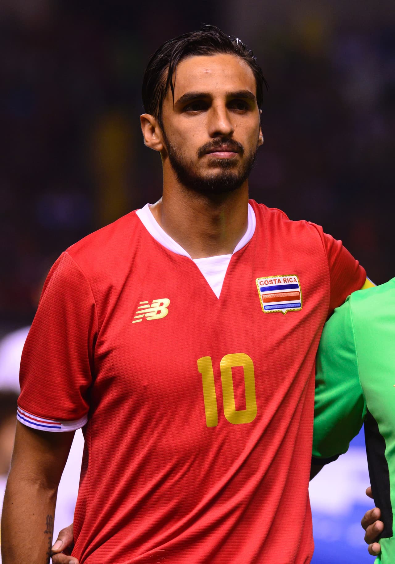 Bryan Ruiz. Posición: Mediocampista. Edad: 30 años. Club: Sporting de Lisboa (Primera Portugal). Veces Seleccionado: 84. Descripción: Es de los jugadores más peligrosos a la ofensiva de la selección de Costa Rica. Ha tenido participación en clubes de Bélgica, Holanda, Inglaterra y Portugal con 123 goles anotados en clubes hasta el momento.