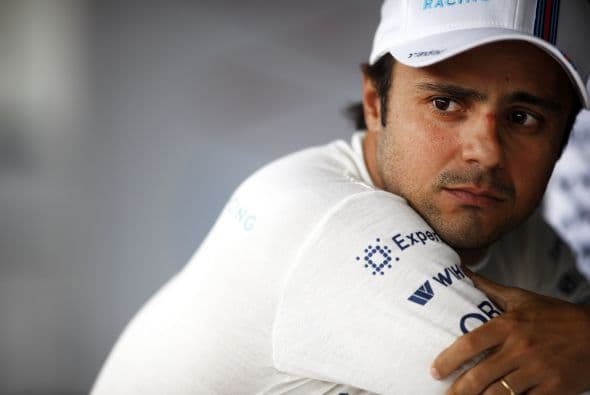 Este guapo latino se llama Felipe Massa, tiene 33 años de edad y nació en São Paulo, Brasil.