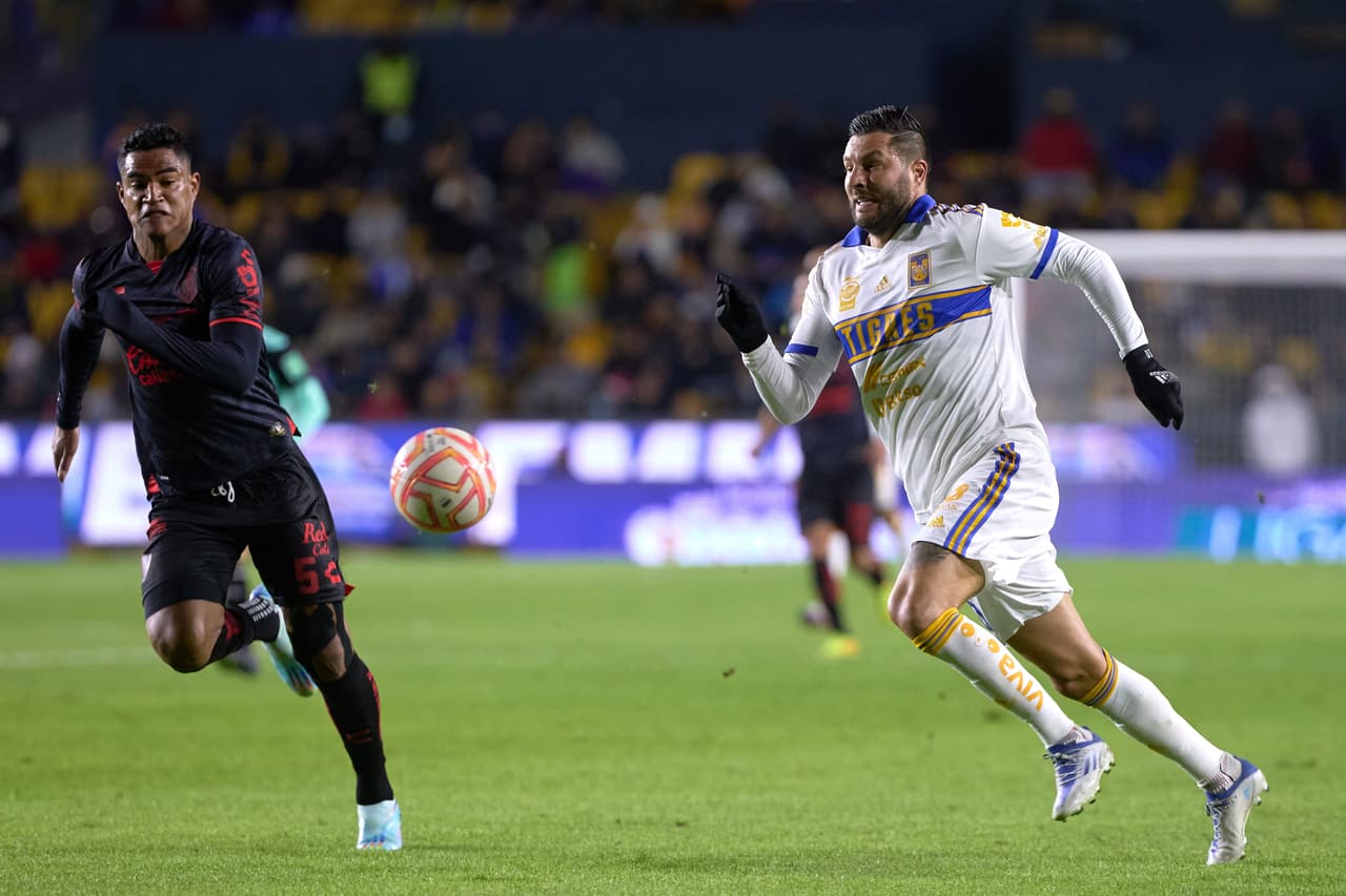 Tigres de la UANL se presentó en su estadio para recibir a los rojinegros del Atlas para su fecha de la Copa por México y consiguió la victoria por la solitaria anotación de Jesús Angulo con lo que los locales se quedaron con la victoria en 'El volcán'.