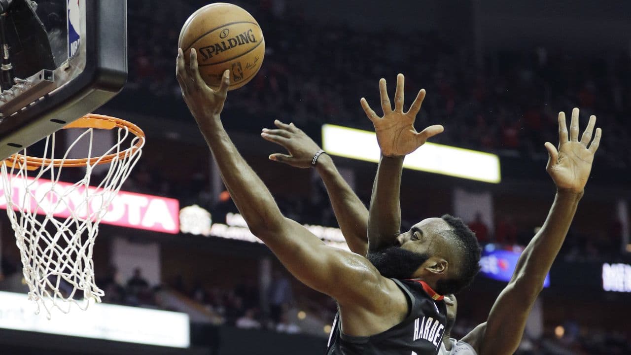 Remontada de los Rockets en los minutos finales para ganarle el primero a los Timberwolves