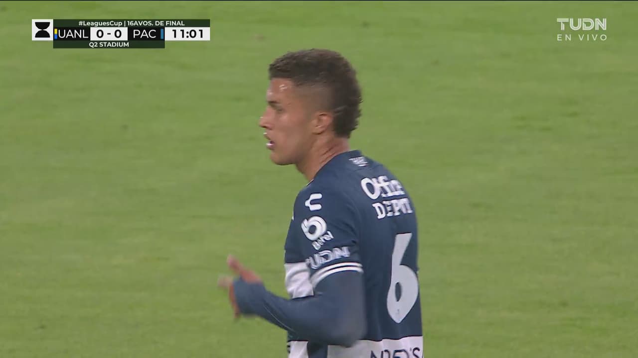 ¡Como un verdadero voleibolista! Detiene Nahuel el remate de Nelson Deossa