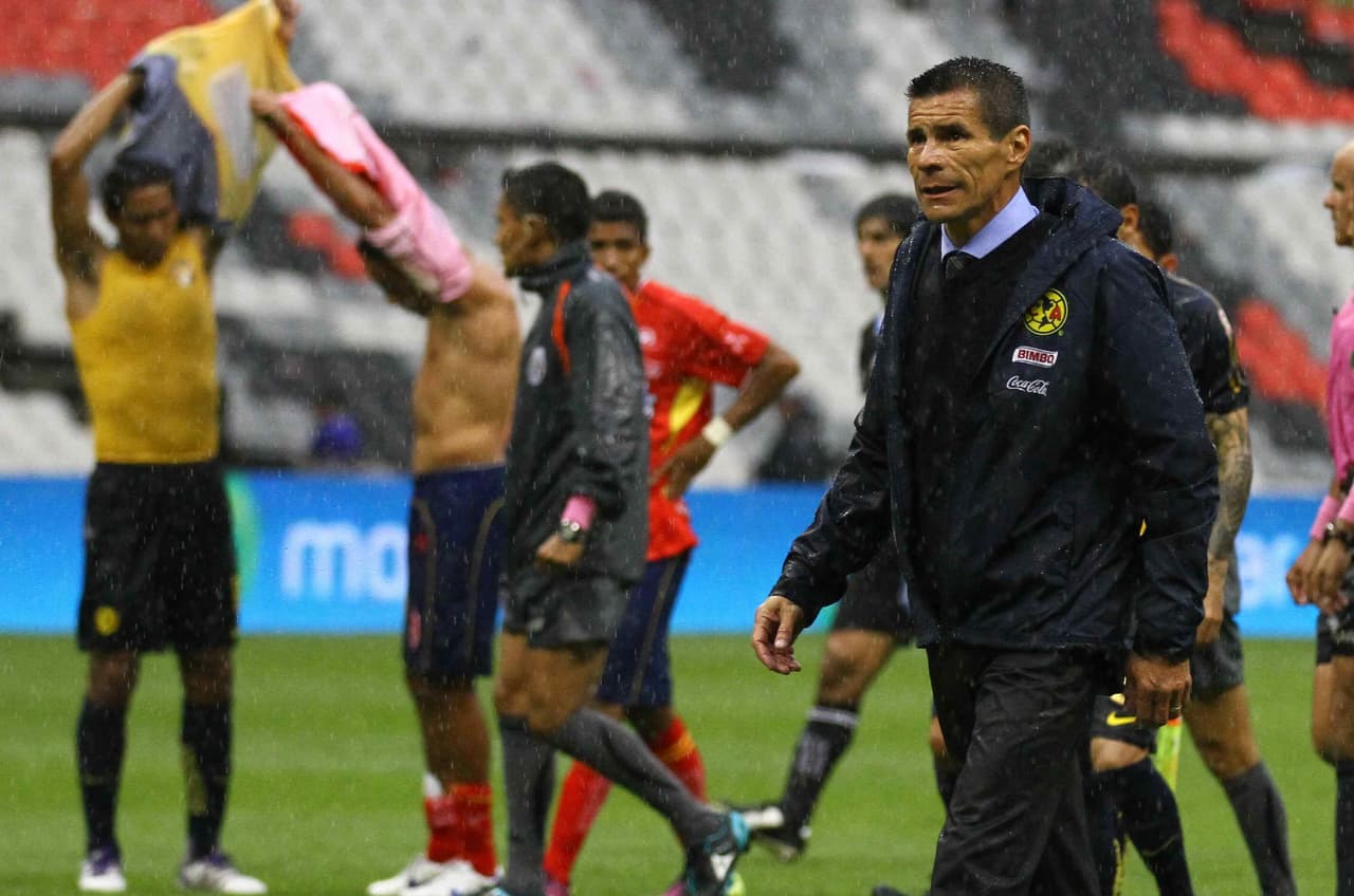 Aunque la leyenda americanista no logró enderezar la nave en cuanto a resultados, apostó por jóvenes como Diego Reyes y el propio Jiménez.