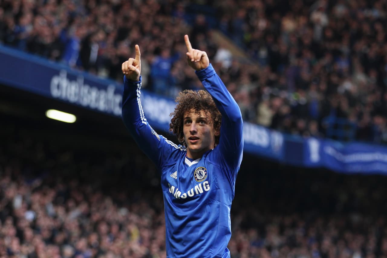 <b>6.</b> 
<b>David Luiz (del Benfica al Chelsea + 26 millones de dólares) - </b>2011/2012