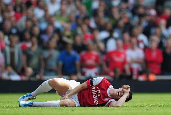 No tardaron mucho tiempo en comenzar a repartir patadas por ambos bandos.