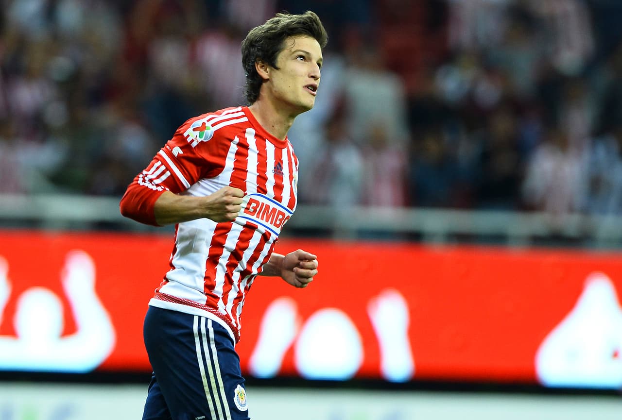 A Querétaro llegó Carlos Fierro quien será uno de los elementos que apoye a Emmanuel Villa quien se quedó en el equipo, y en el mediocampo contará con Luis Gil quien llega de la MLS y tratará de adaptarse al fútbol mexicano.