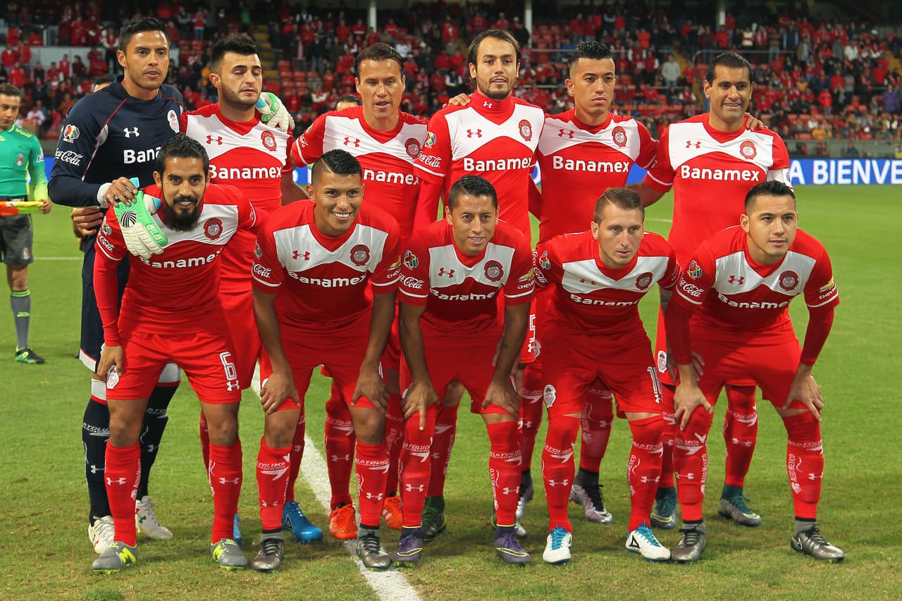 El torneo anterior Toluca volvió a quedarse en la antesala de la final, y para superar esa fase Saturnino Cardozo decidió no mover su equipo ya que solo se integraron dos jugadores Gerardo Flores (defensa) y Richard Ortiz.