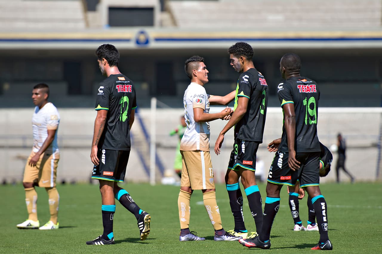 Veracruz tuvo un aceptable torneo Apertura 2015 donde estuvo cerca de alcanzar las semifinales, y ahora en este torneo su meta principal es volver a instalarse en la liguilla y meterse entro los mejores cuatro algo que se le ha negado desde que llegó Carlos Reinoso.