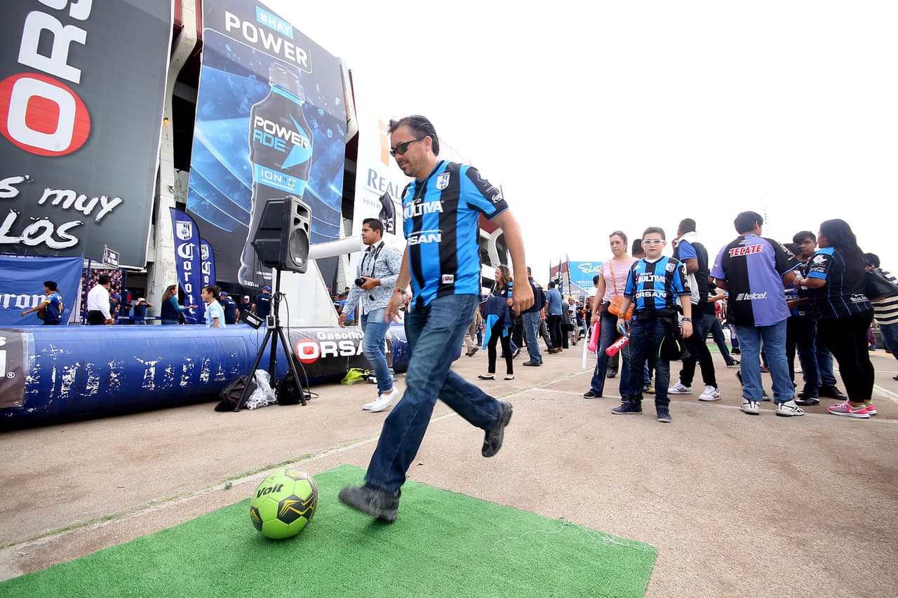 El colorido de la afición en la Jornada 14