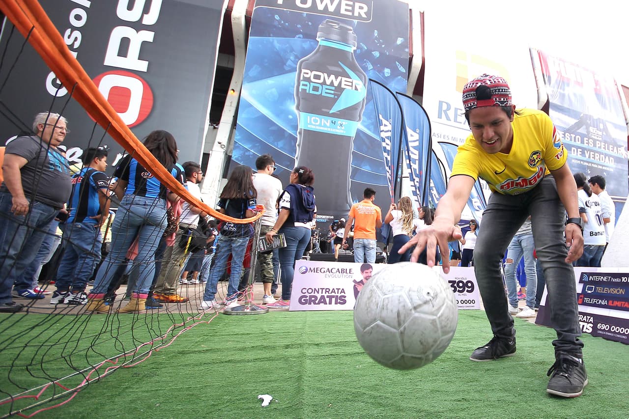El colorido de la afición en la Jornada 14