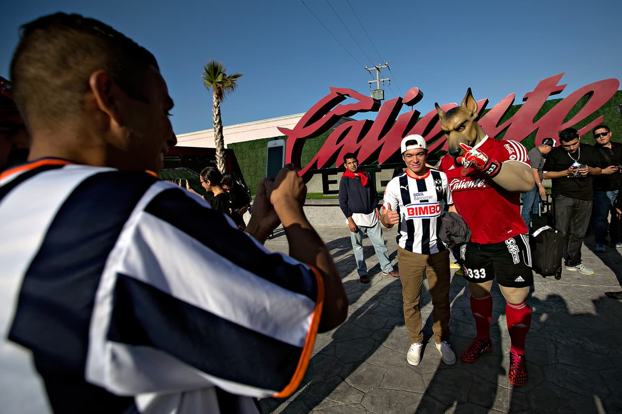 El colorido de la afición en la Jornada 14