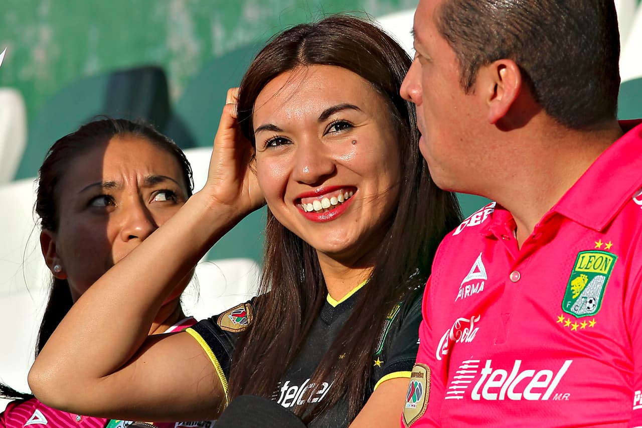 El colorido de la afición en la Jornada 14