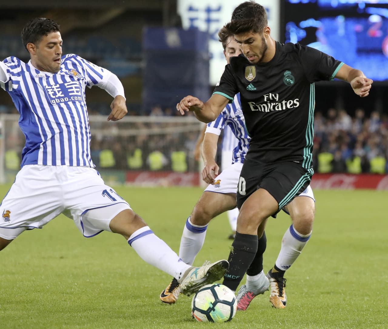 (La Liga) - Real Sociedad 1-3 Real Madrid: no fue titular, pero Carlos Vela entró al minuto 57 a buscar cambiar la historia del partido. Ingresó por Sergio Canales, pero no pudo hacer nada ante el poder de los 'merengues'.