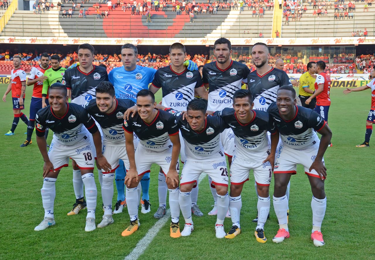 Y este el de los Lobos BUAP: Villalpando; Advincula, Cercado, 'Maza' Rodríguez, Tercero; Olvera, Medina, Aquino, Sánchez; Tamay, Herrera.