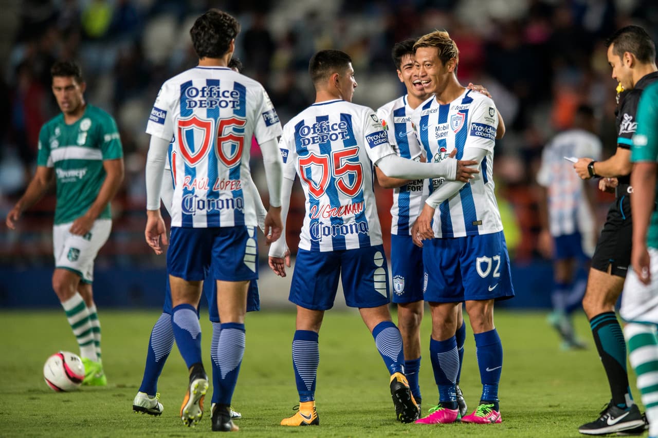 Action photo during the match Pachuca vs Zacatepec corresponding to the knockout stages of the Crown MX Apertura 2017 Cup at Hidalgo Stadium. Foto de accion durante el partido Pachuca vs Zacatepec, Correspondiente a los Octavos de Final de la Copa Corona MX del Torneo Apertura 2017, en el Estadio Hidalgo, en la foto: Gol Keisuke Honda Pachuca 25/10/2017/MEXSPORT/Victor Leon.
