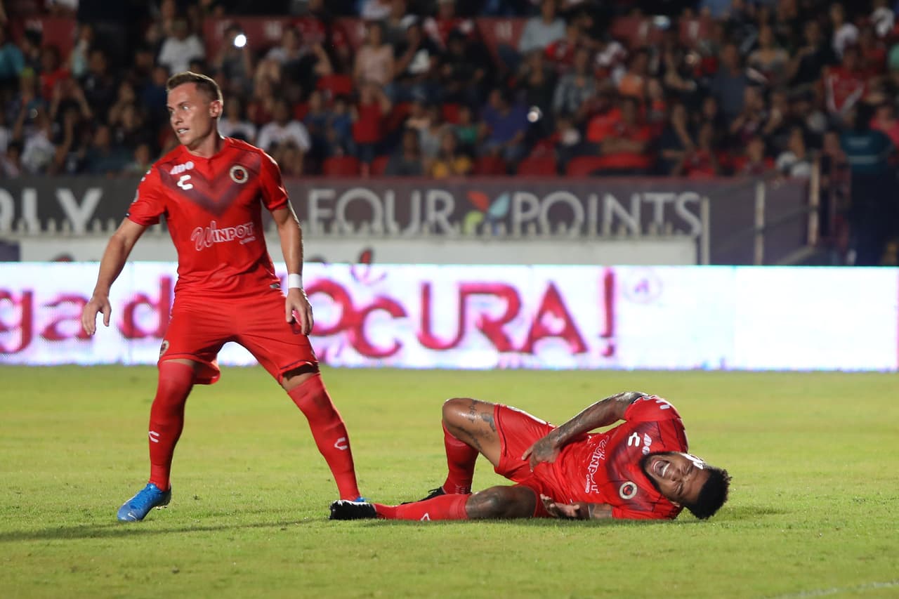 Kazim Richards vivió un mal momento al fallar un penal