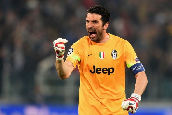1 GIANLUIGI BUFFON El legendario portero italiano actúa como capitán de la Juventus y es el gran referente del equipo bianconero en su aparato defensivo. ‘Gigi’ disputó los 12 partidos de la competición donde recibió únicamente siete goles y no se perdió ningún minuto de acción como baluarte del conjunto del Calcio.