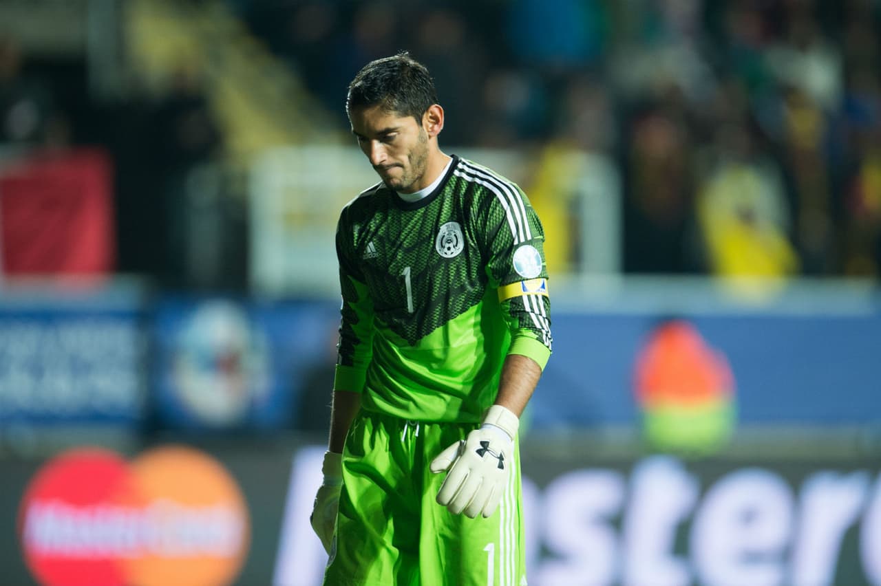 <b>Jesús Corona </b>fue pilar del oro olímpico en Londres 2012, pero sufrió un duro golpe cuando Miguel Herrera le dio el puesto titular de Brasil 2014 a Guillermo Ochoa. Siempre estuvo en el tridente de arqueros del 'Piojo', pero no siempre como el favorito.