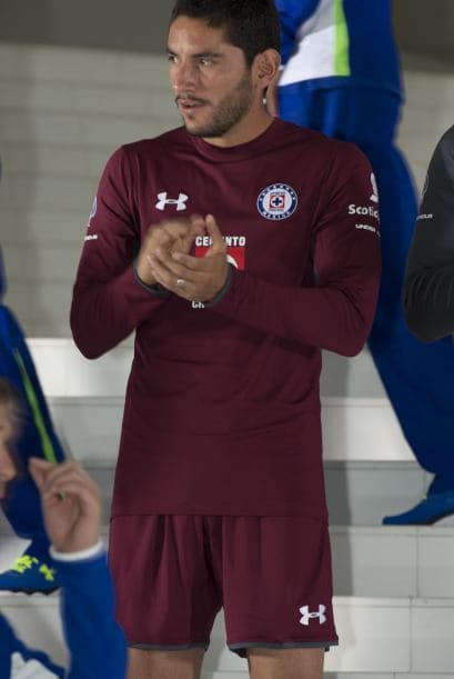 José de Jesús Corona, el guardameta titular, nos enseña uno de los uniformes de arquero.