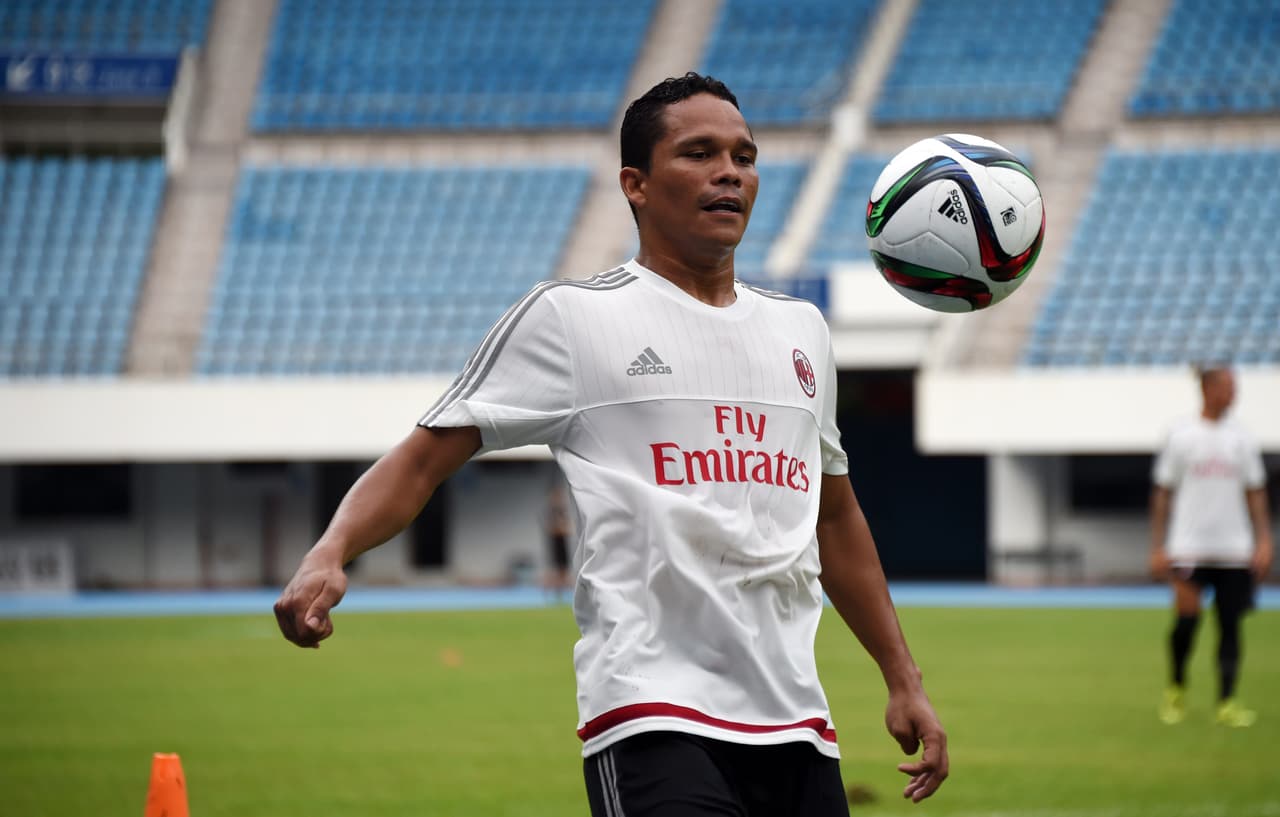 Carlos Bacca salió del Sevilla de España tras conquista la Europa League donde fue la figura del club andaluz y ahora será el centro delantero de un gigante del fútbol europero como el AC Milan. El club italiano apostó por el olfato goleador del ariete colombiano quien espera responder en la Serie A.