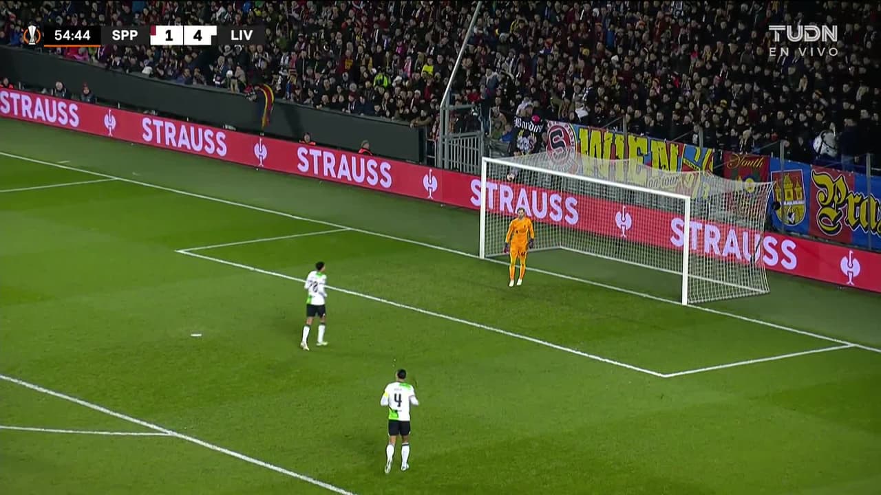 ¡TIRO ATAJADO! disparo por Ángelo Preciado.