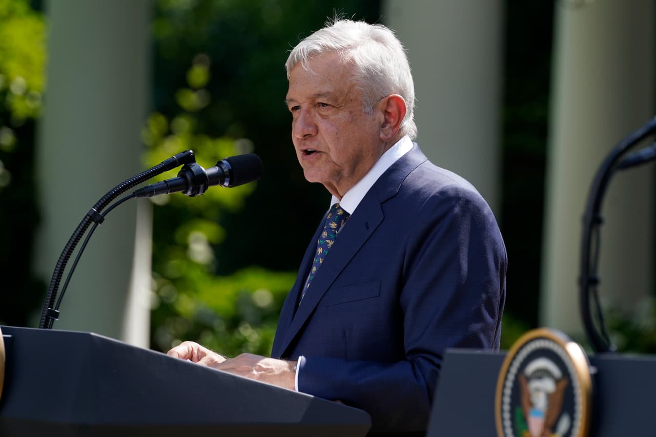 “Quiero decirle al pueblo de Estados Unidos que su presidente se ha comportado con gentileza y respeto, nos ha tratado como un pueblo digno libre y soberano”, agregó el mexicano.