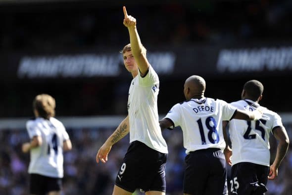 Dos tantos de Roman Pavlyuchenko le bastaron a los 'Spurs' para imponerse por 2-1.